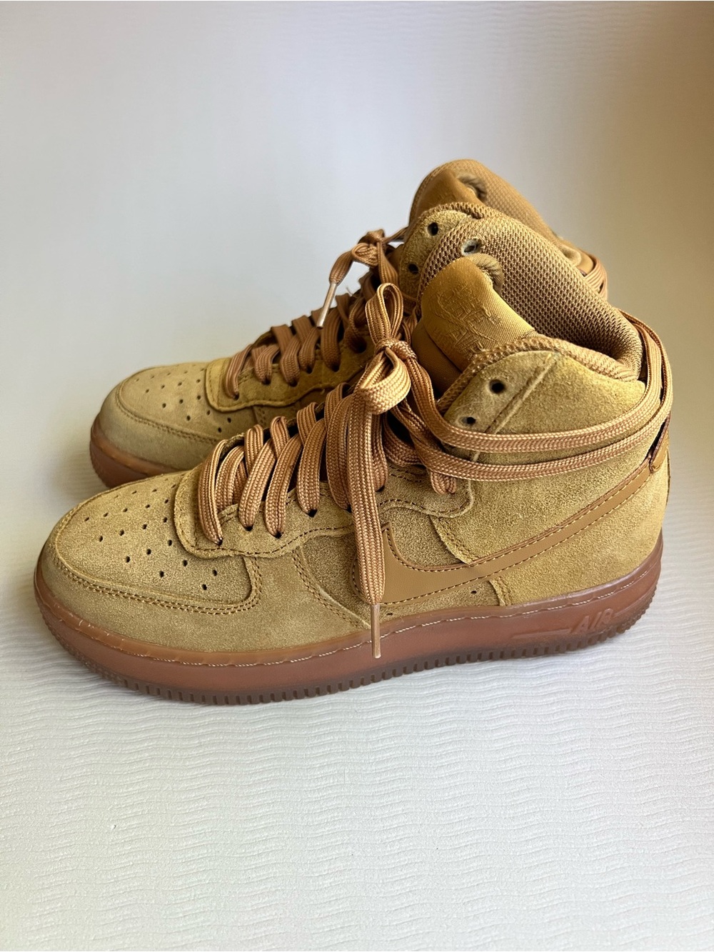 Nike Air Force 1 High LV8 (GS) Wheat color Y5, 6.5 women - Picture 1 of 10